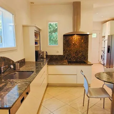 Charming House With Private Pool * Saint-Raphael (Var)